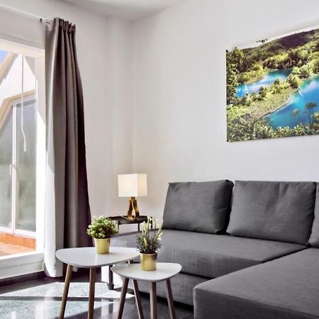Atico Con Terraza Privada En Malaga Centro Lägenhet Exteriör bild