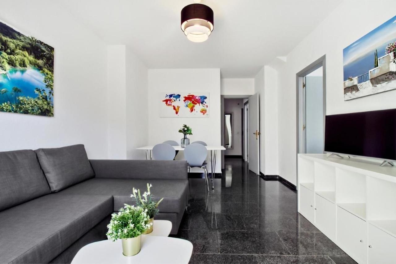 Atico Con Terraza Privada En Malaga Centro Lägenhet Exteriör bild