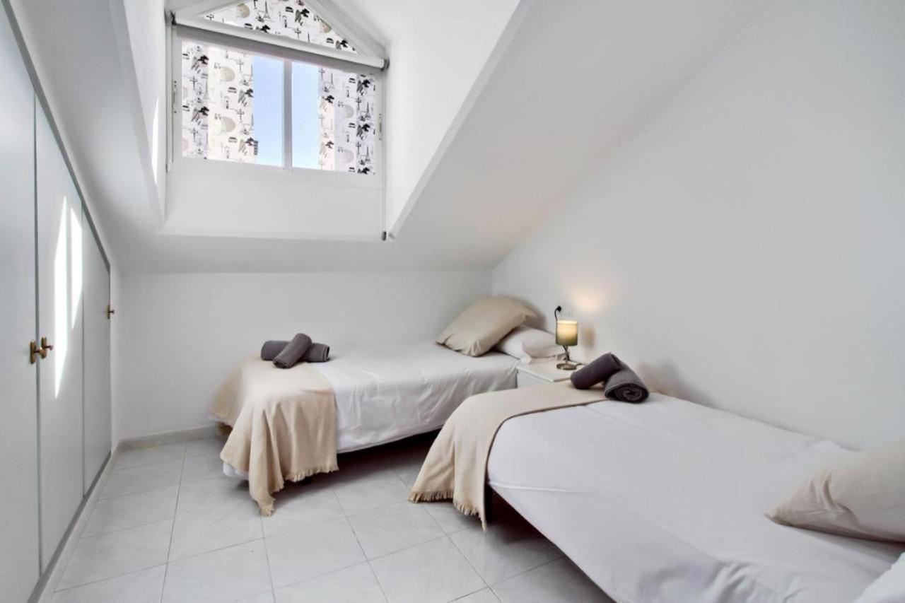 Atico Con Terraza Privada En Malaga Centro Lägenhet Exteriör bild