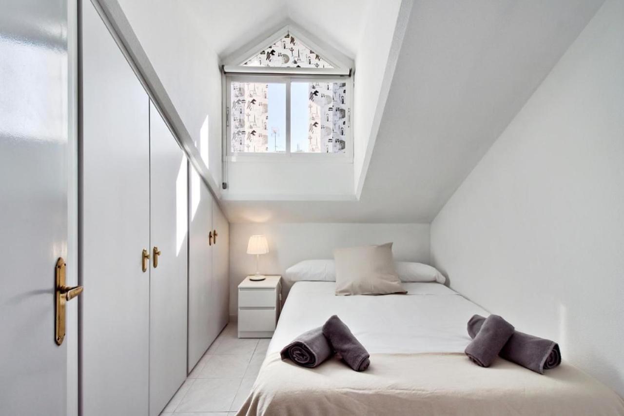 Atico Con Terraza Privada En Malaga Centro Lägenhet Exteriör bild